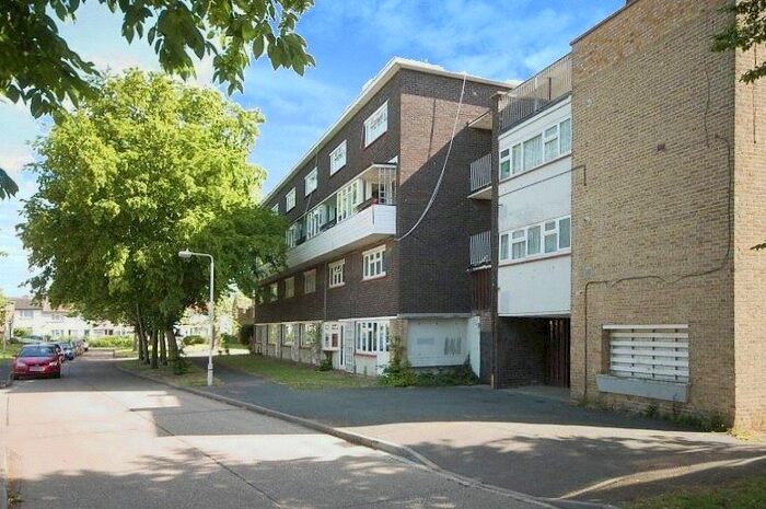2 Bedroom Maisonette To Rent In Langleys, Basildon, SS16
