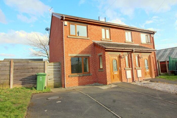 3 Bedroom Semi-Detached House To Rent In Clarence Close, Chesham, Bury, BL9