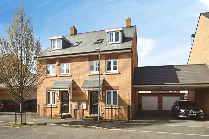 3 Bedroom Semi Detached House For Sale In Stubby Lane, Cheddon Fitzpaine, Taunton, TA2