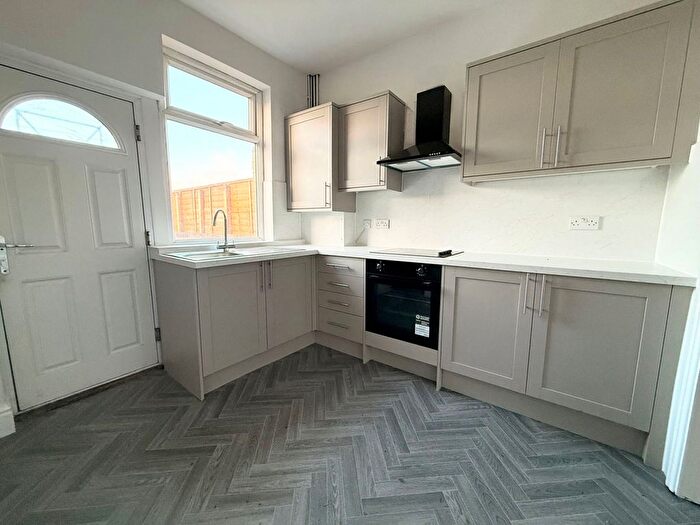 2 Bedroom Terraced House To Rent In Bradford, BD4