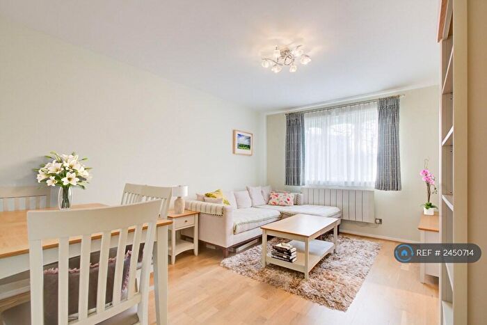 1 Bedroom Flat To Rent In Telegraph Place, London, E14