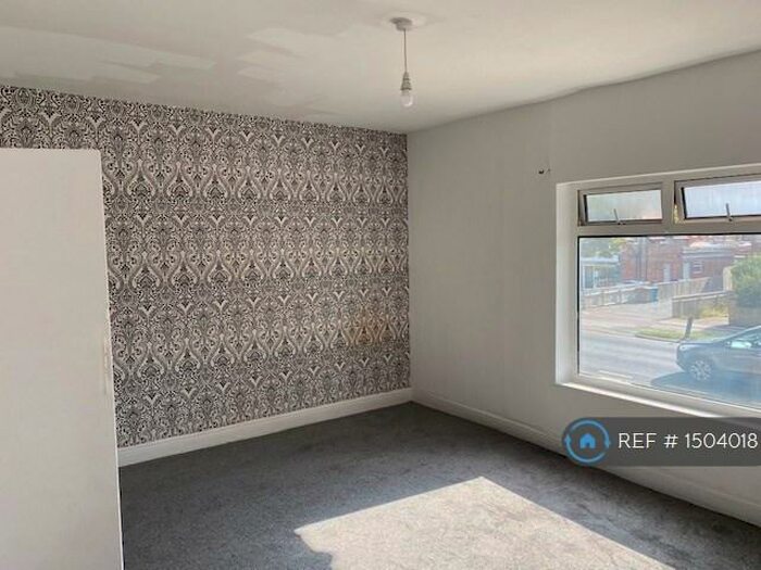 2 Bedroom Maisonette To Rent In Hull Road, Anlaby Common, Hull, HU4