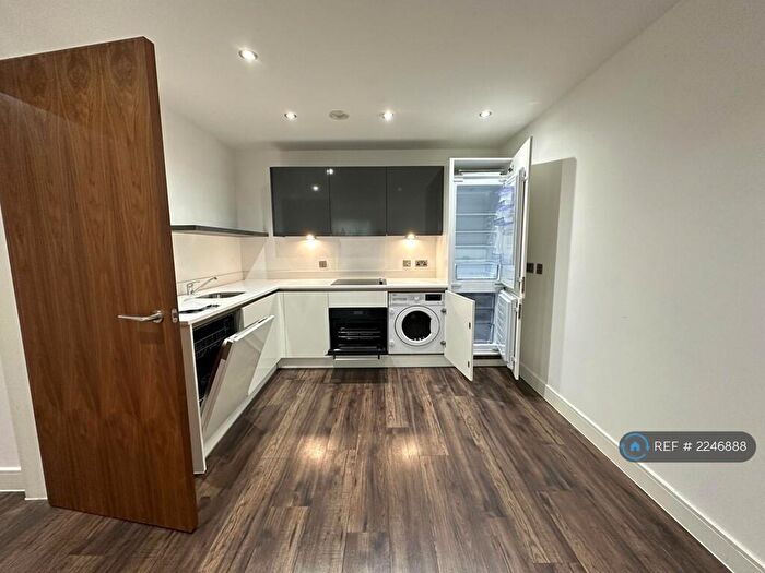 2 Bedroom Flat To Rent In Regency Place, Birmingham, B1