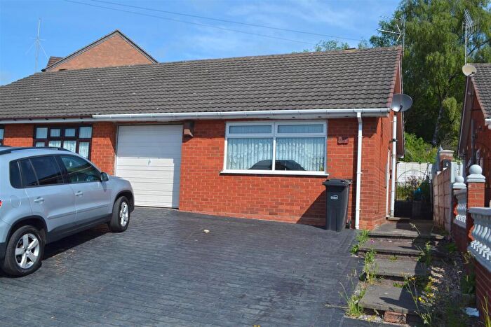1 Bedroom Semi-Detached Bungalow For Sale In Sandstone Close, Dudley, DY3