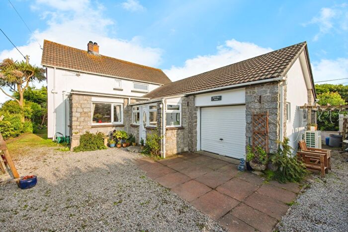 3 Bedroom Property To Rent In Helston, TR12