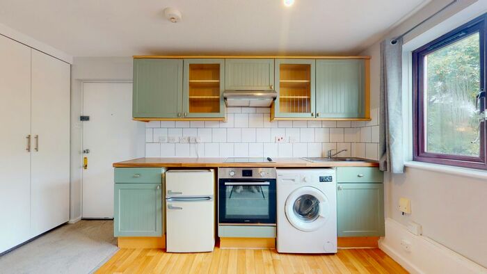 1 Bedroom Flat To Rent In Beardsley Way, Acton, W3