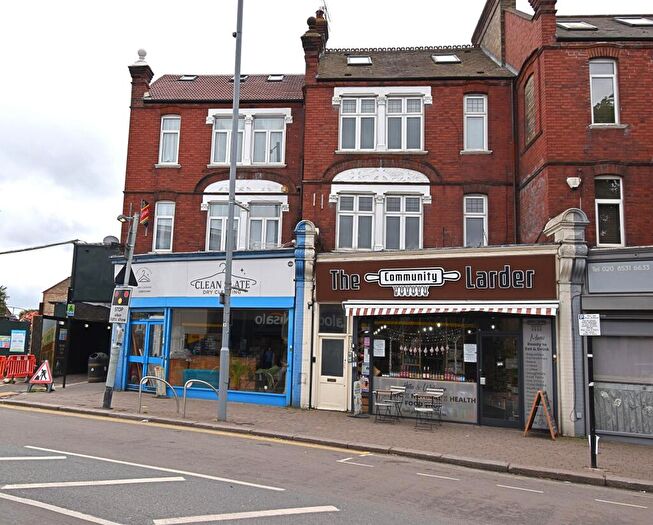 Studio To Rent In Hale End Road, Highams Park, London., E4
