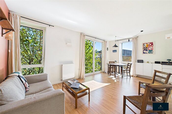 1 Bedroom Flat To Rent In Sail Street, Lambeth, London, SE11