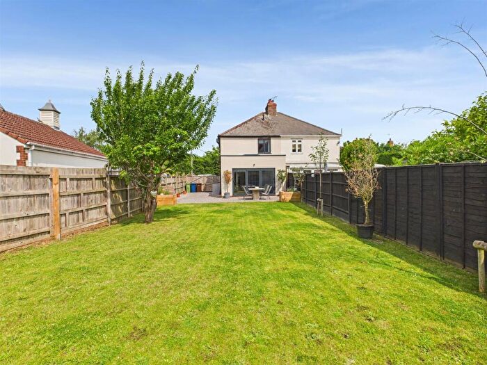 3 Bedroom Semi-Detached House For Sale In Tewkesbury Road, Twigworth, Gloucester, GL2