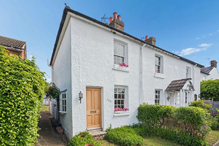 1 Bedroom End Of Terrace House For Sale In Merry Hill Road, Bushey, WD23