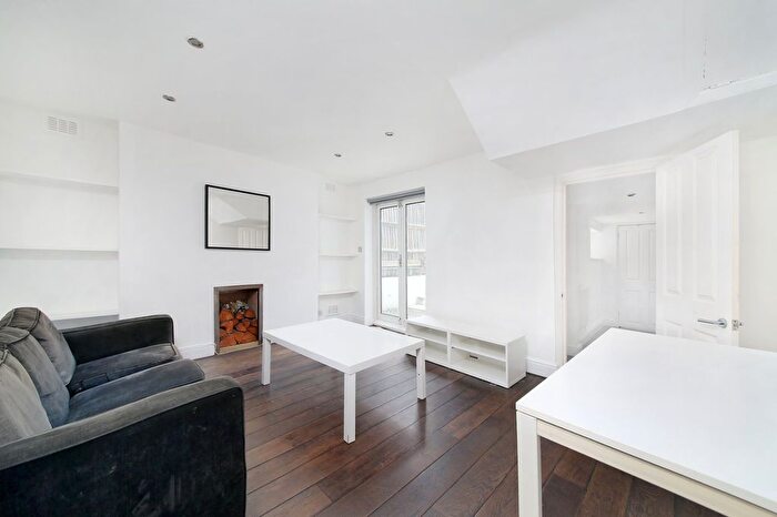 1 Bedroom Flat To Rent In Union Road, Clapham North, SW4