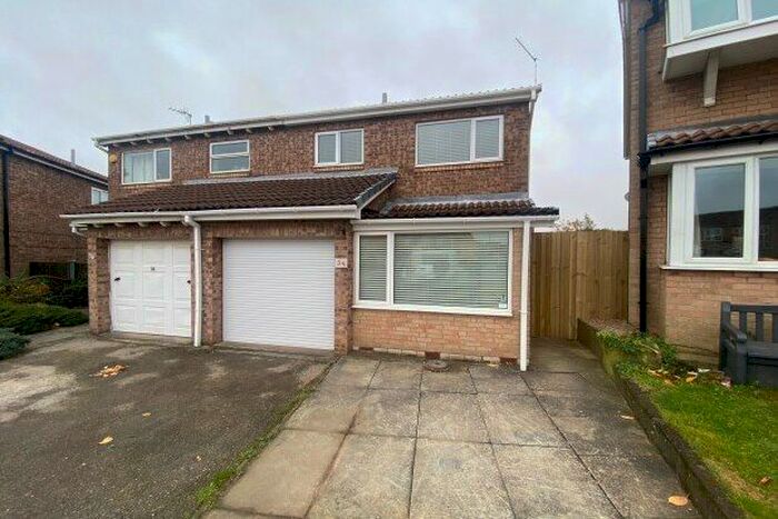 2 Bedroom Semi-Detached House To Rent In Frobisher Grove, Rotherham, S66