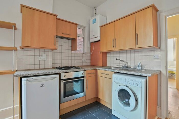 1 Bedroom Flat To Rent In Fordwych Road, London, NW2