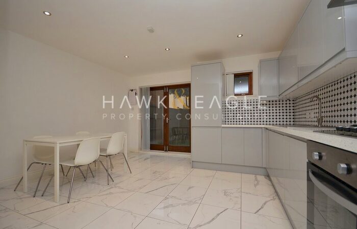 4 Bedroom Mews House To Rent In Indigo Mews, Ashton Street, London, E14