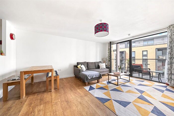 1 Bedroom Flat For Sale In Palmers Road, London, E2