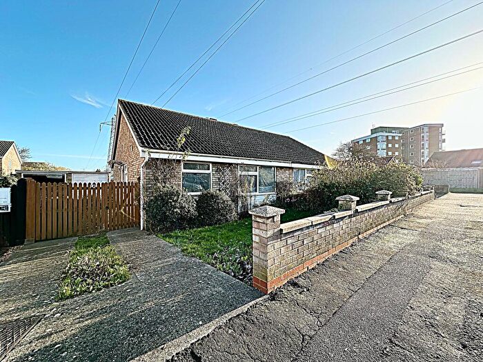 2 Bedroom Bungalow To Rent In Itchen Close Bedford, MK41