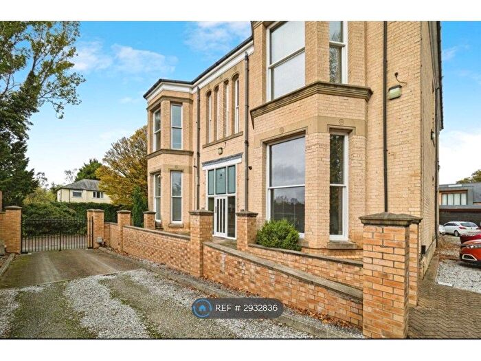 1 Bedroom Flat To Rent In Lawns Court, Hull, HU7