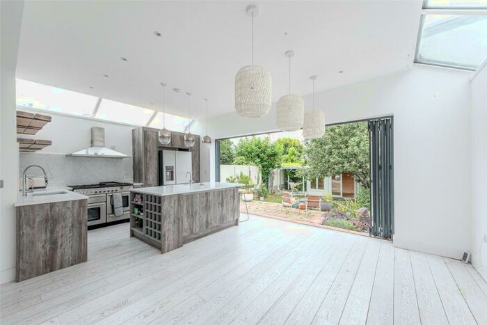 4 Bedroom End Of Terrace House To Rent In Doyle Gardens, London, NW10