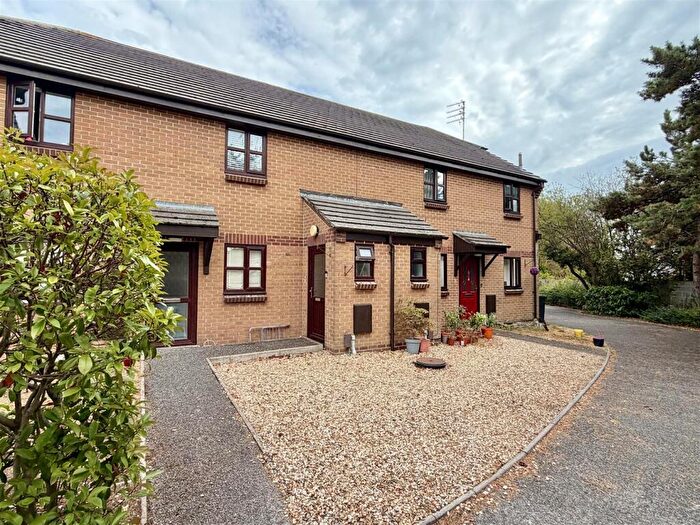 2 Bedroom Flat For Sale In Nathan Gardens, Hamworthy, BH15