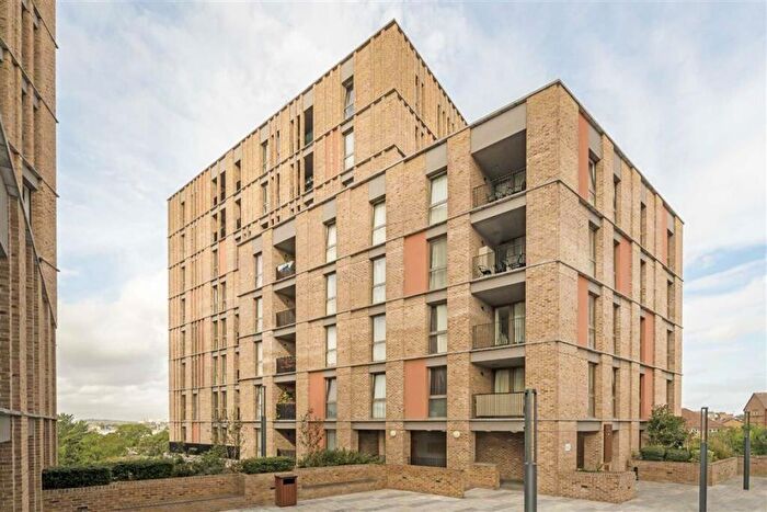 3 Bedroom Flat To Rent In Oberman Road, Dollis Hill, NW10