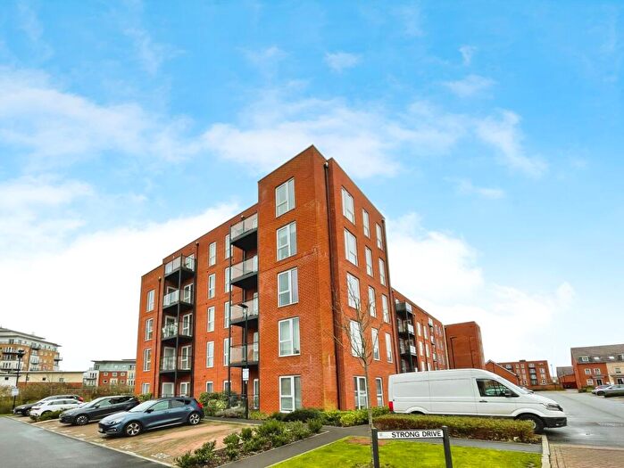 2 Bedroom Flat For Sale In Strong Drive, Basingstoke, RG21