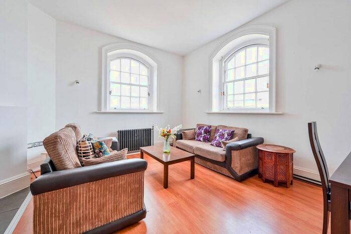 2 Bedroom Flat To Rent In Cadogan Road, Woolwich, London, SE18