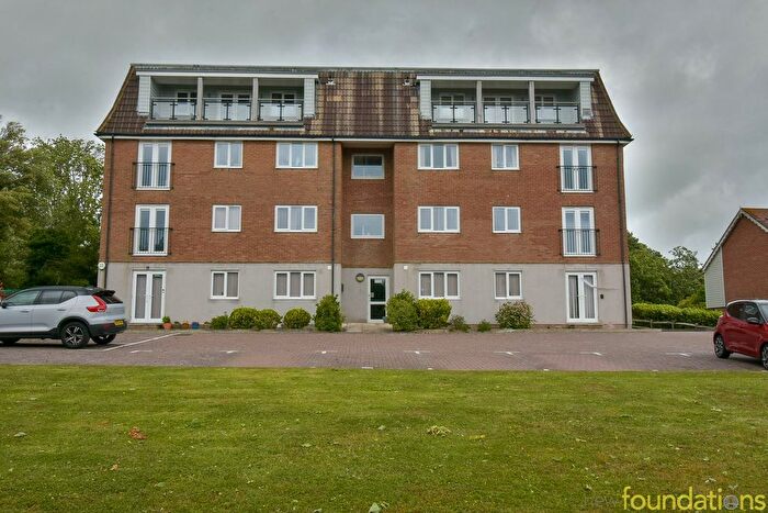 2 Bedroom Flat For Sale In The Ridge, Hastings, TN34
