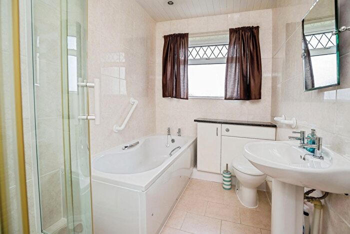 2 Bedroom Bungalow For Sale In Wood Green, Mold, Flintshire, CH7