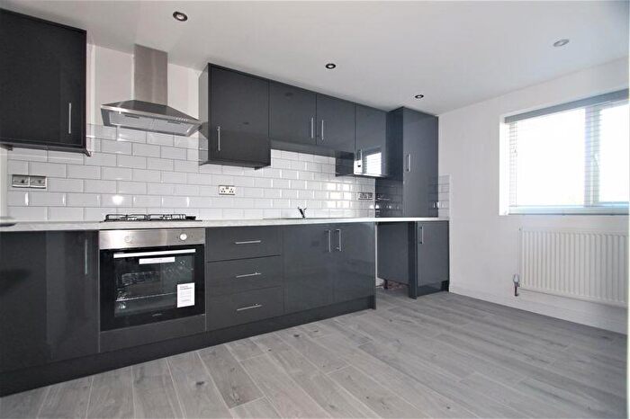 1 Bedroom Apartment To Rent In Balmoral Road, Northampton, NN2