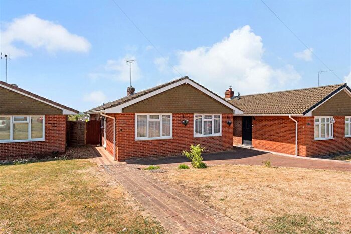 3 Bedroom Detached Bungalow For Sale In Anglesey Close, Andover, SP10