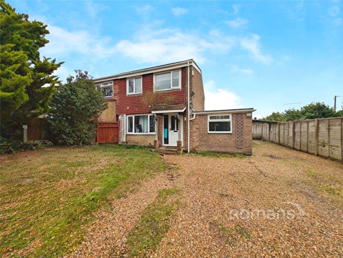3 Bedroom Semi-Detached House For Sale In Water Lane, Farnham, Surrey, GU9