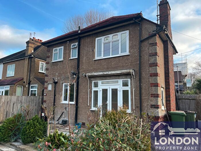 3 Bedroom Detached House To Rent In Demesne Road, Wallington, SM6