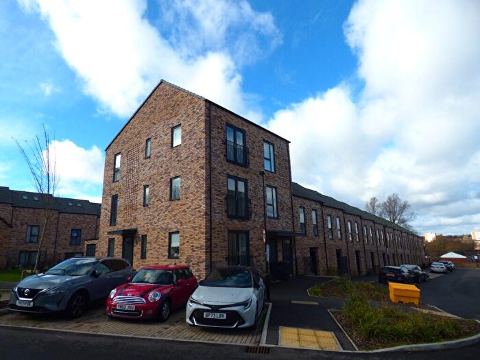 2 Bedroom Apartment To Rent In Lanchester Close, Birmingham, B12