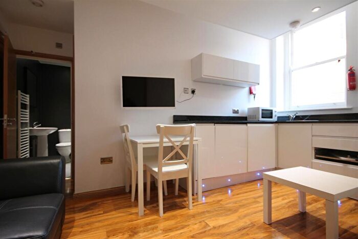 3 Bedroom Apartment To Rent In Falconars Court, City Centre, NE1