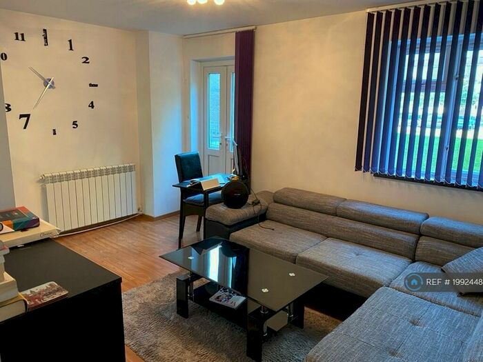 2 Bedroom Flat To Rent In Bastable Avenue, Barking, IG11