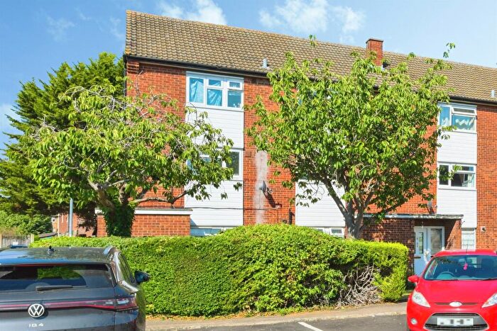 2 Bedroom Maisonette For Sale In Cundalls Road, Ware, SG12
