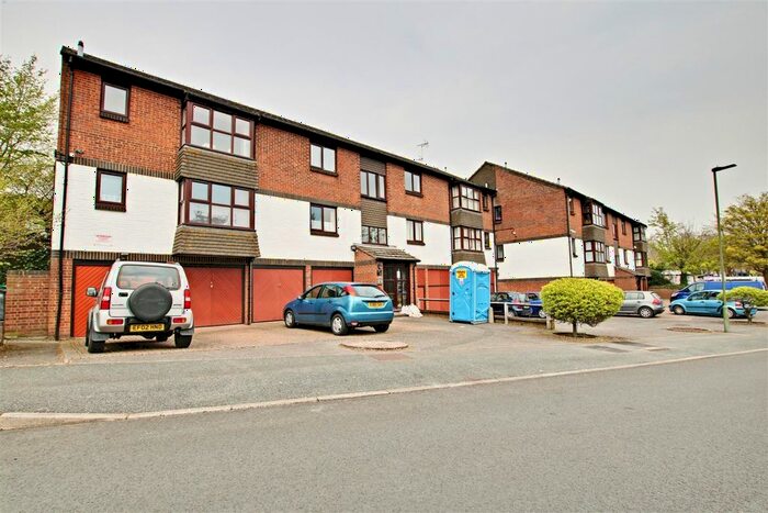 2 Bedroom Flat To Rent In Mitchell Road, Orpington, BR6