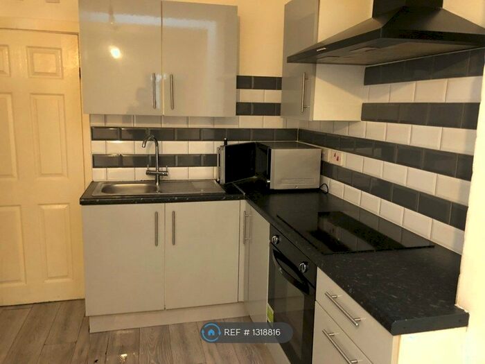 1 Bedroom Flat To Rent In Laburnum Road, Denton, Manchester, M34