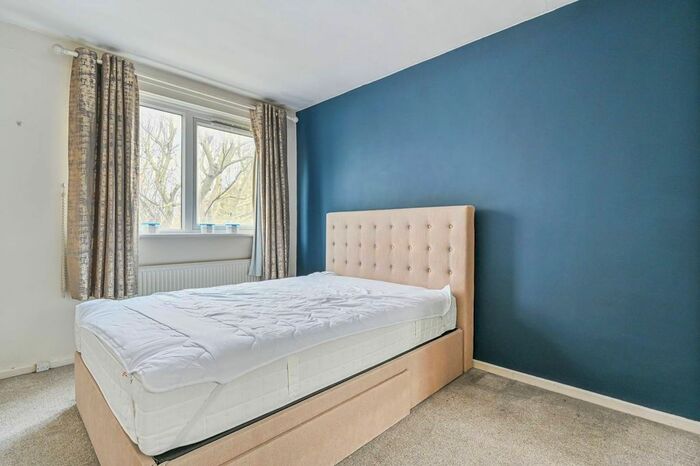 3 Bedroom Maisonette To Rent In Atwater Close, Brixton, London, SW2