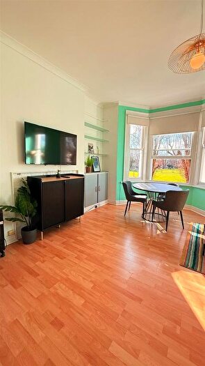 1 Bedroom Flat To Rent In Stamford Brook Avenue, Ravenscourt Court, W6