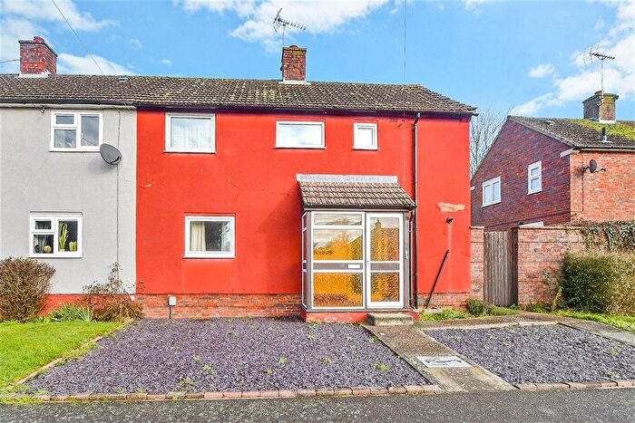 3 Bedroom Semi Detached House For Sale In Warwick Road, Kennington, Ashford, Kent, TN24