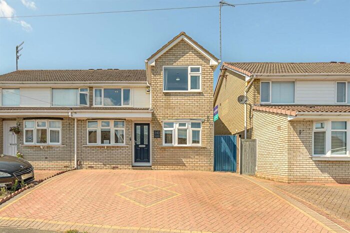 3 Bedroom Semi-Detached House For Sale In Blakedown Road, Halesowen, B63
