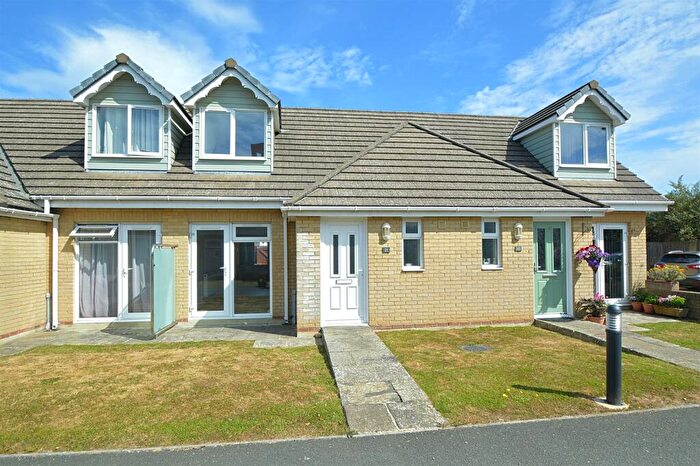 2 Bedroom Terraced House For Sale In Chain Free *sandown, PO36