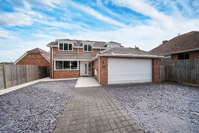 4 Bedroom Detached House For Sale In Barn Lane, Oakley, Basingstoke, RG23