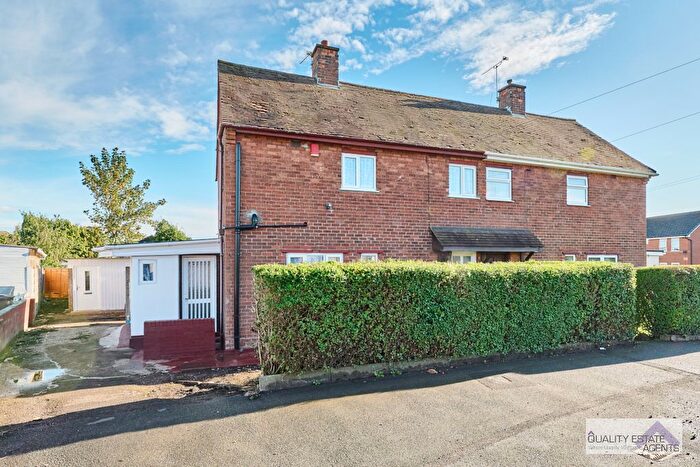 3 Bedroom Semi-detached House To Rent In Brookwood Drive, Stoke-On-Trent, ST3