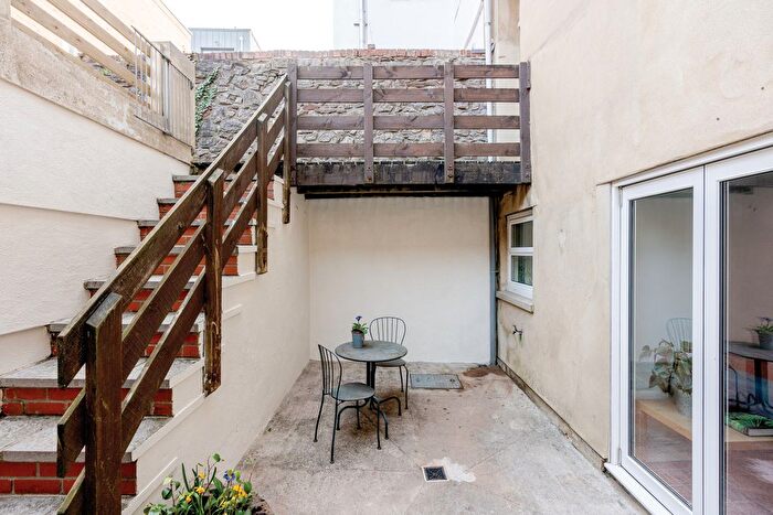 1 Bedroom Flat For Sale In Cave Street, Portland Square, Bristol, BS2