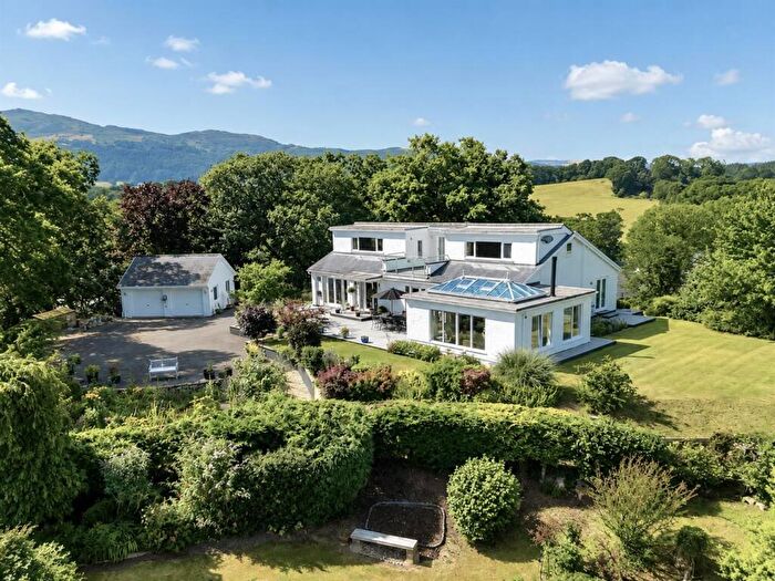4 Bedroom Detached House For Sale In Tyn Y Groes, LL32