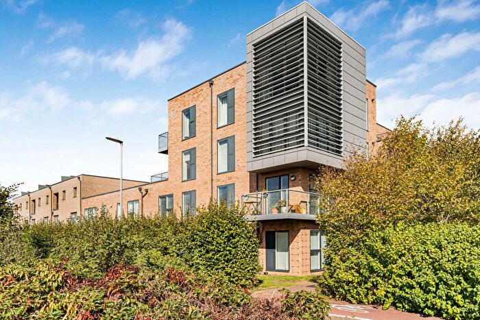 2 Bedroom Flat For Sale In Harvest Road, Cambridge, CB2
