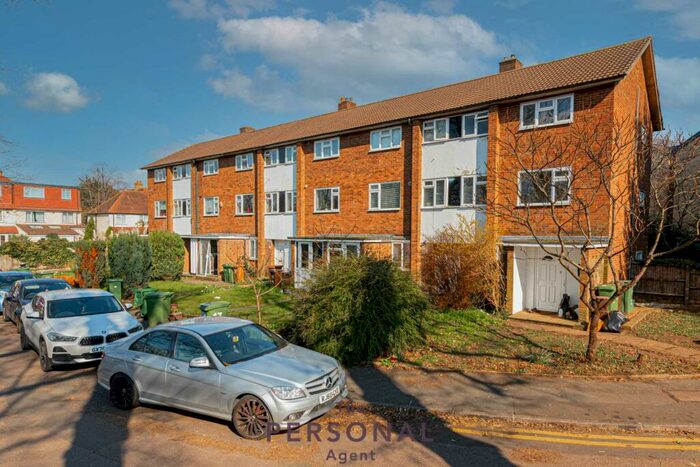 2 Bedroom Maisonette To Rent In Bond Gardens, Wallington, SM6
