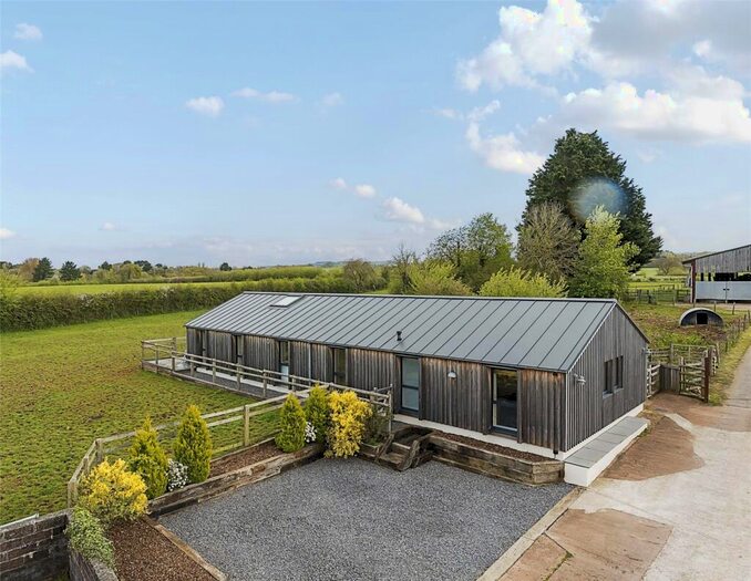 3 Bedroom Bungalow To Rent In Farrantshayes Farm, Clyst Hydon, Cullompton, Devon, EX15